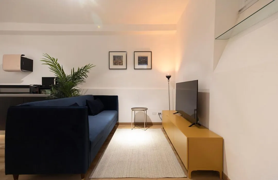 Studio Rivoli Loft-1